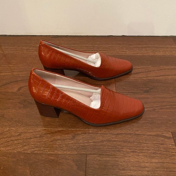 INTENTIONALLY BLANK Peptalk Croc Embossed Leather Pump - Picture 4 of 7